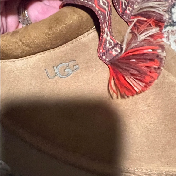 UGG Tan and Red Women's Shoes - Picture 5 of 8